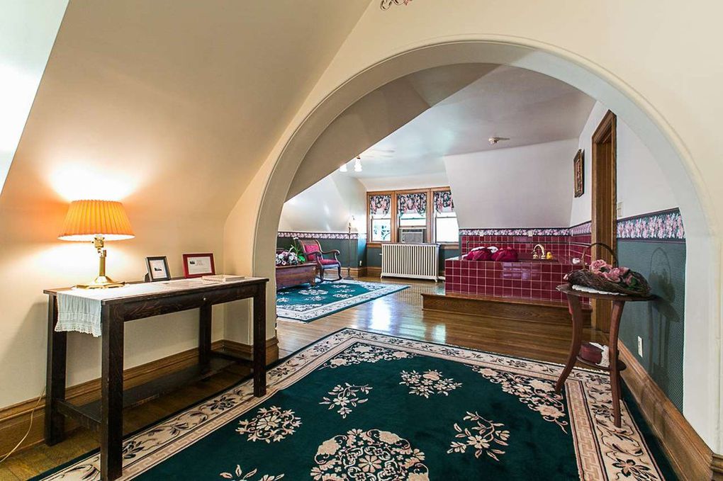 The Ballroom Suite The Hancock House Bed and Breakfast Inn I